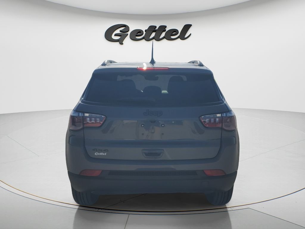 New 2026 Sting-Gray Clearcoat Jeep Latitude image 6