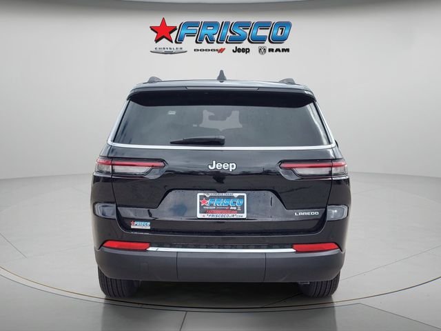 New 2026 Diamond Black Crystal Pearlcoat Jeep Laredo image 4