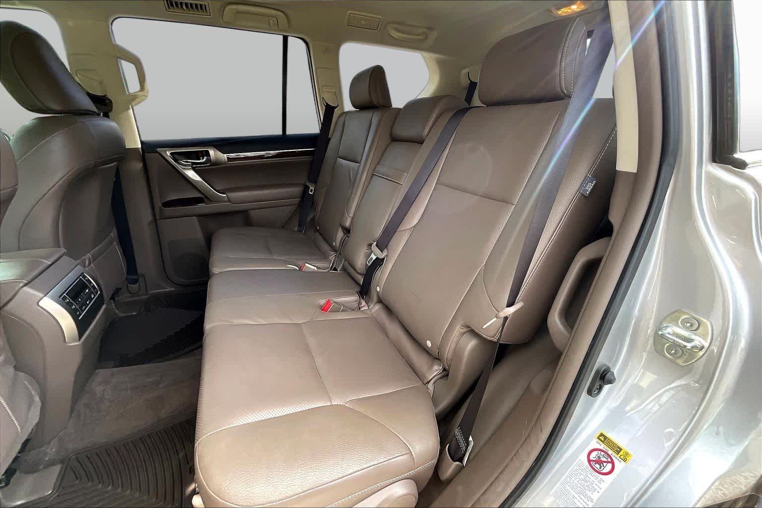 Used 2018 Silver Lining Metallic Lexus Premium image 20