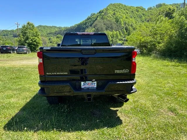 Used 2022 Black Chevrolet High Country image 7