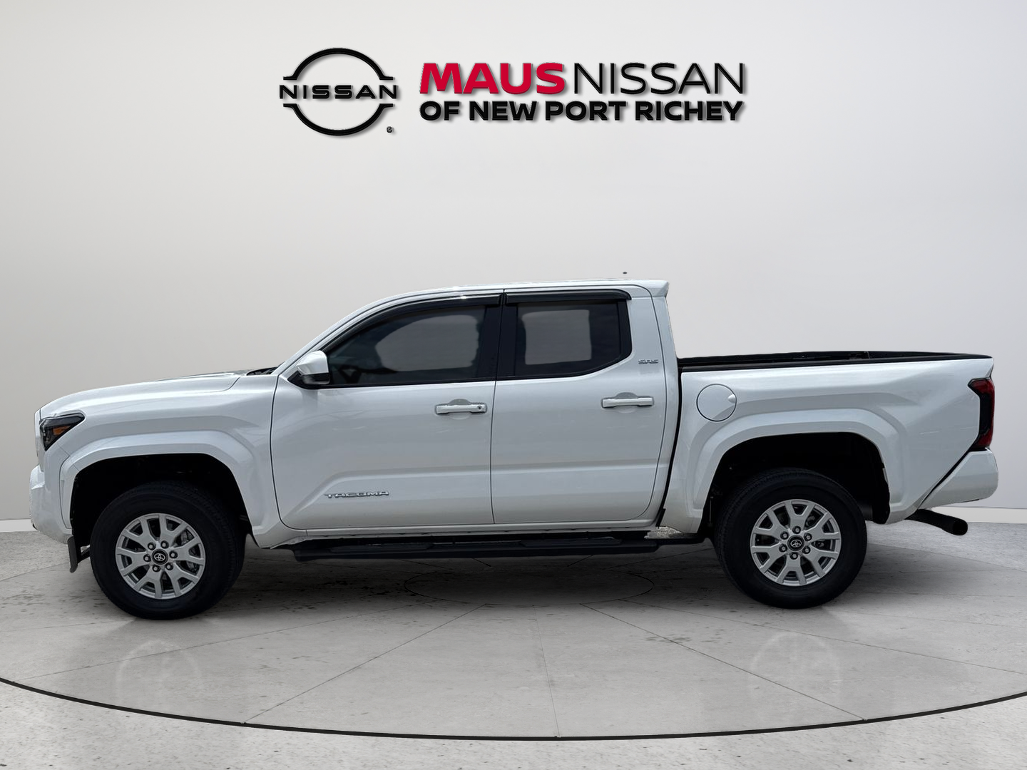 Used 2024 White Toyota SR5 image 6