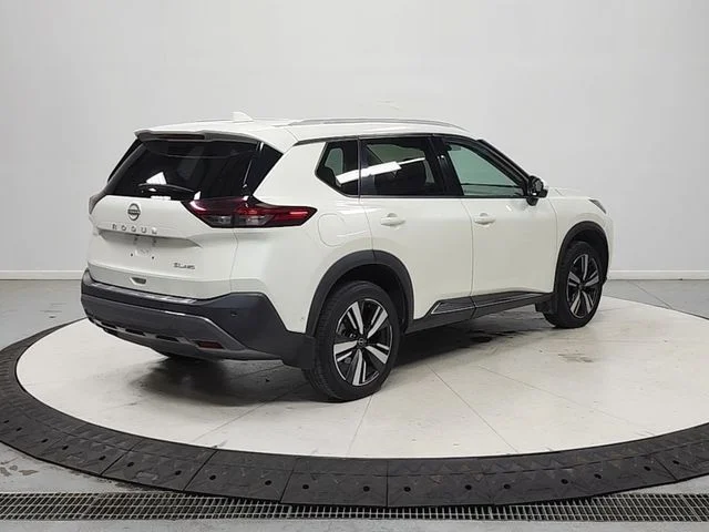 Used 2023 White Nissan SL image 8