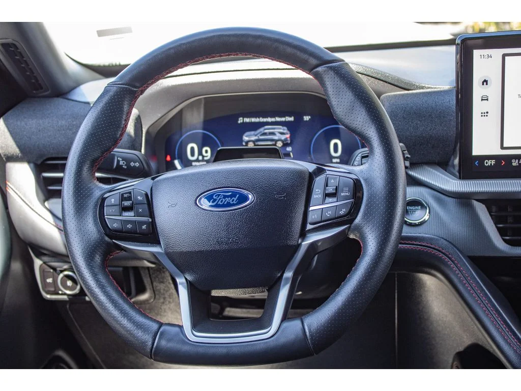 Used 2025 Carbonized Gray Metallic Ford ST-Line image 34