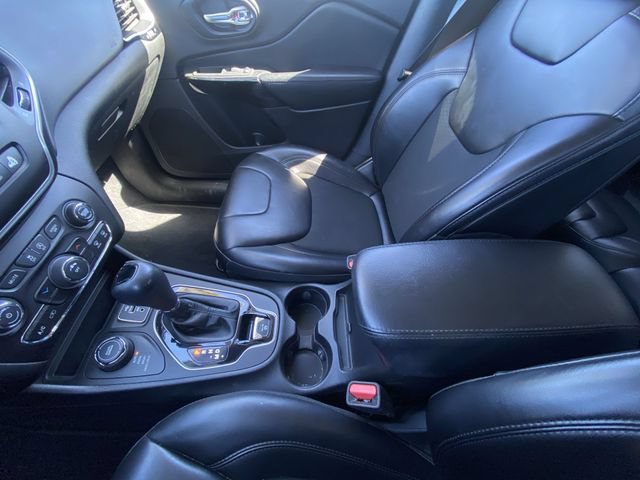 Used 2021 Silver Jeep Altitude 4x4 image 20