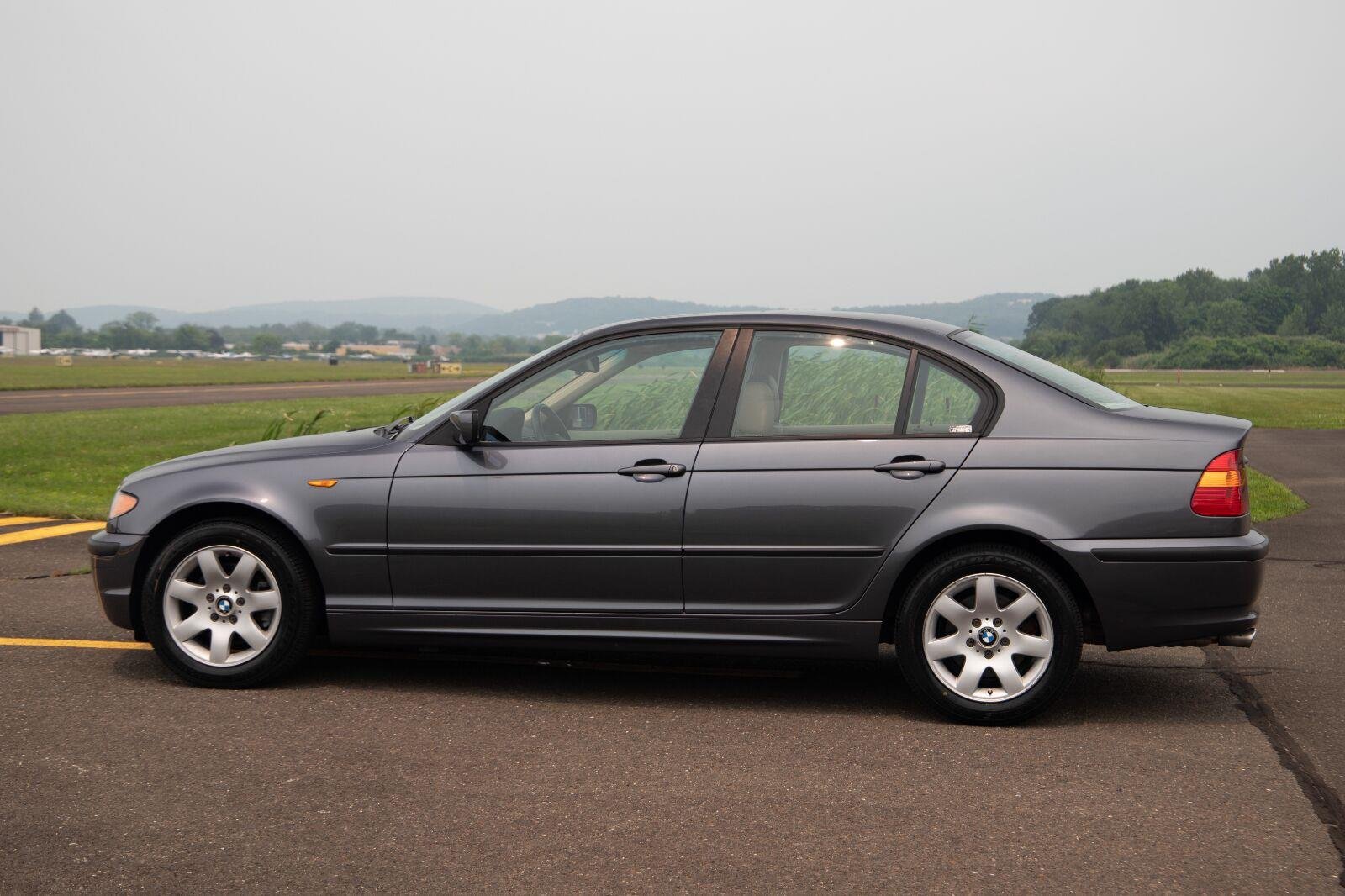 Used 2002 GREY BMW 325xi image 4