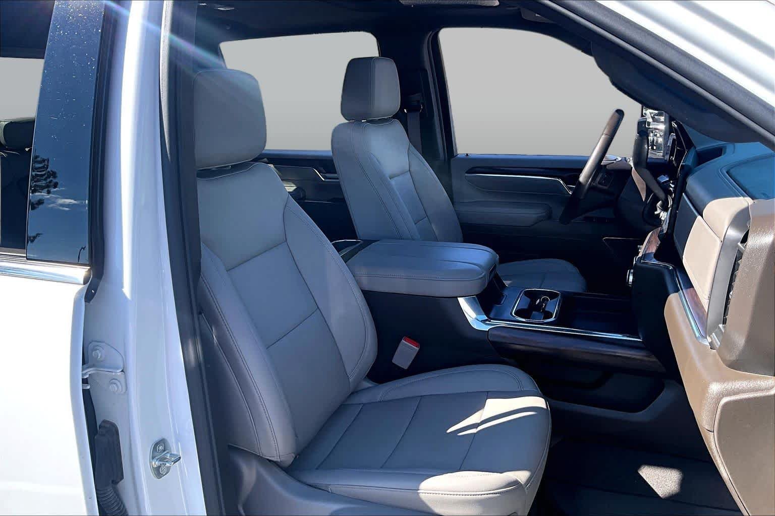 Used 2024 Summit White GMC SLT image 8