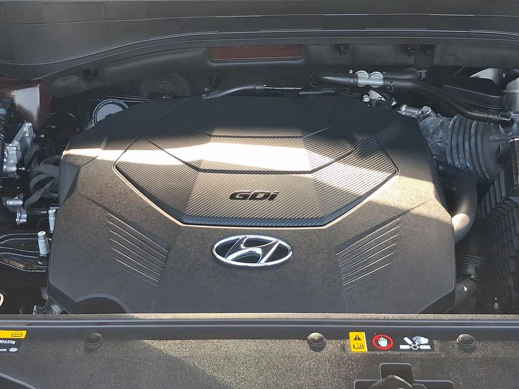 Used 2020 Red Hyundai Limited image 9
