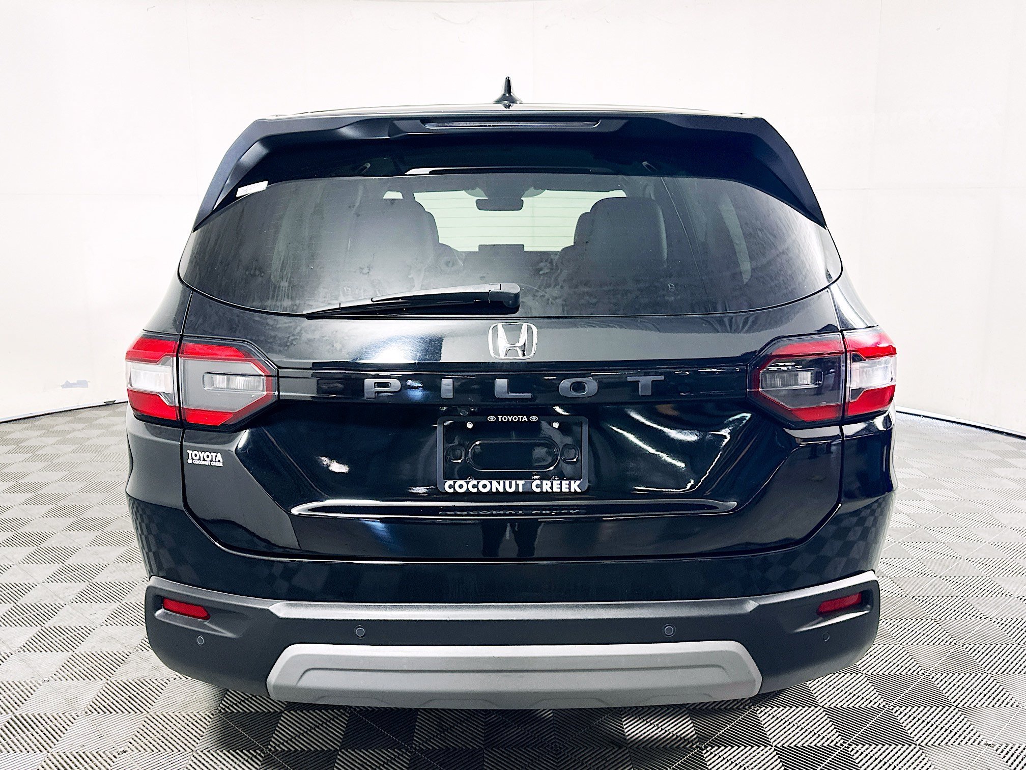 Used 2025 Silver Honda EX-L image 4