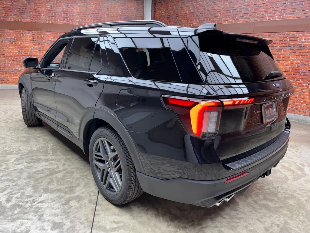 New 2026 Agate Black Metallic Ford ST image 2