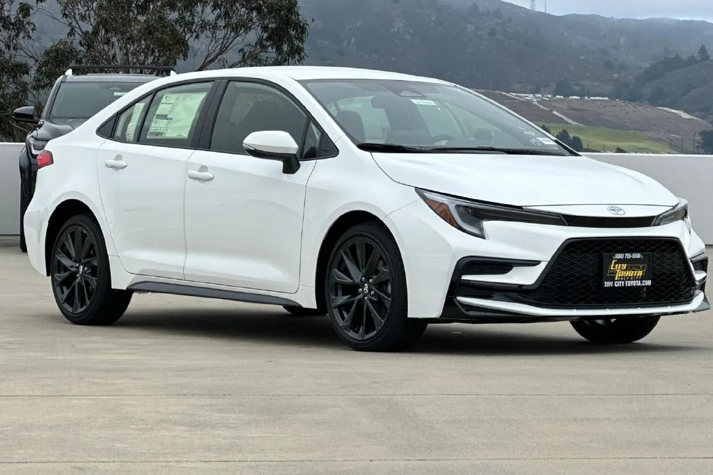 New 2027 Ice Cap Toyota  SE image 2
