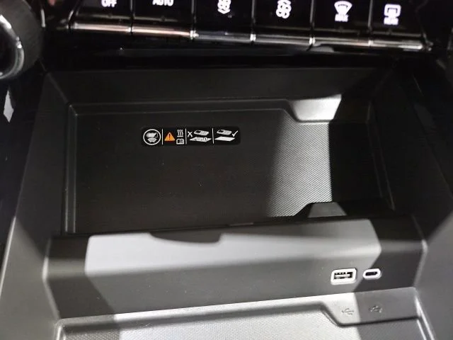 2025 Chevrolet Tahoe Premier - Photo 30