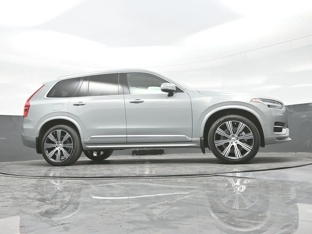 Certified Used 2024 Vapour Grey Volvo Plus image 30