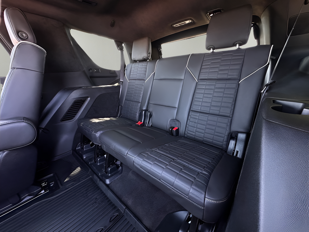 Used 2025 White Cadillac V-Series image 23