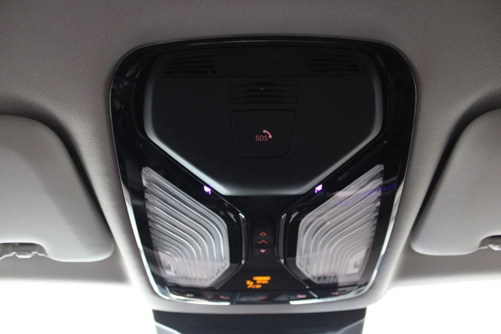 Used 2023 White BMW xDrive40i image 35