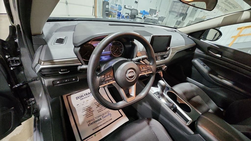 Used 2024 Gray Nissan 2.5 SV image 10