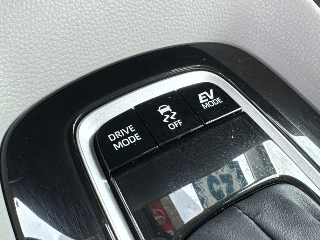 Certified Used 2025 White Toyota LE image 28