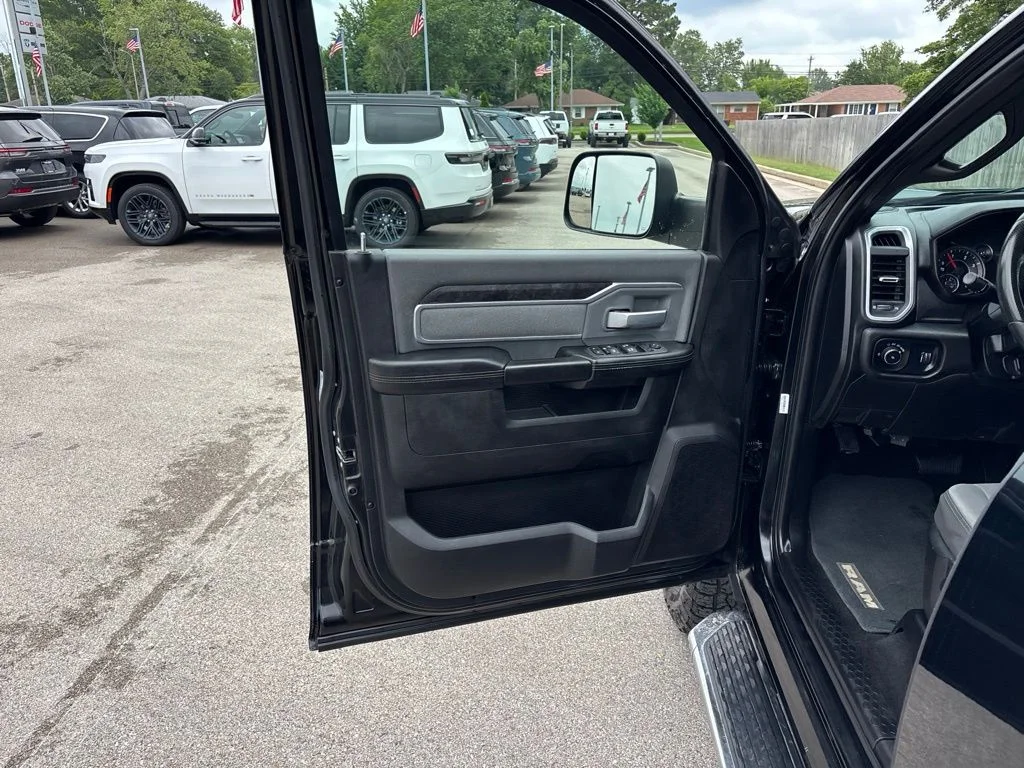 Used 2022 Diamond Black Ram Big Horn image 22