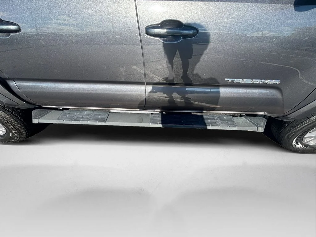 Used 2019 Gray Toyota SR5 image 17