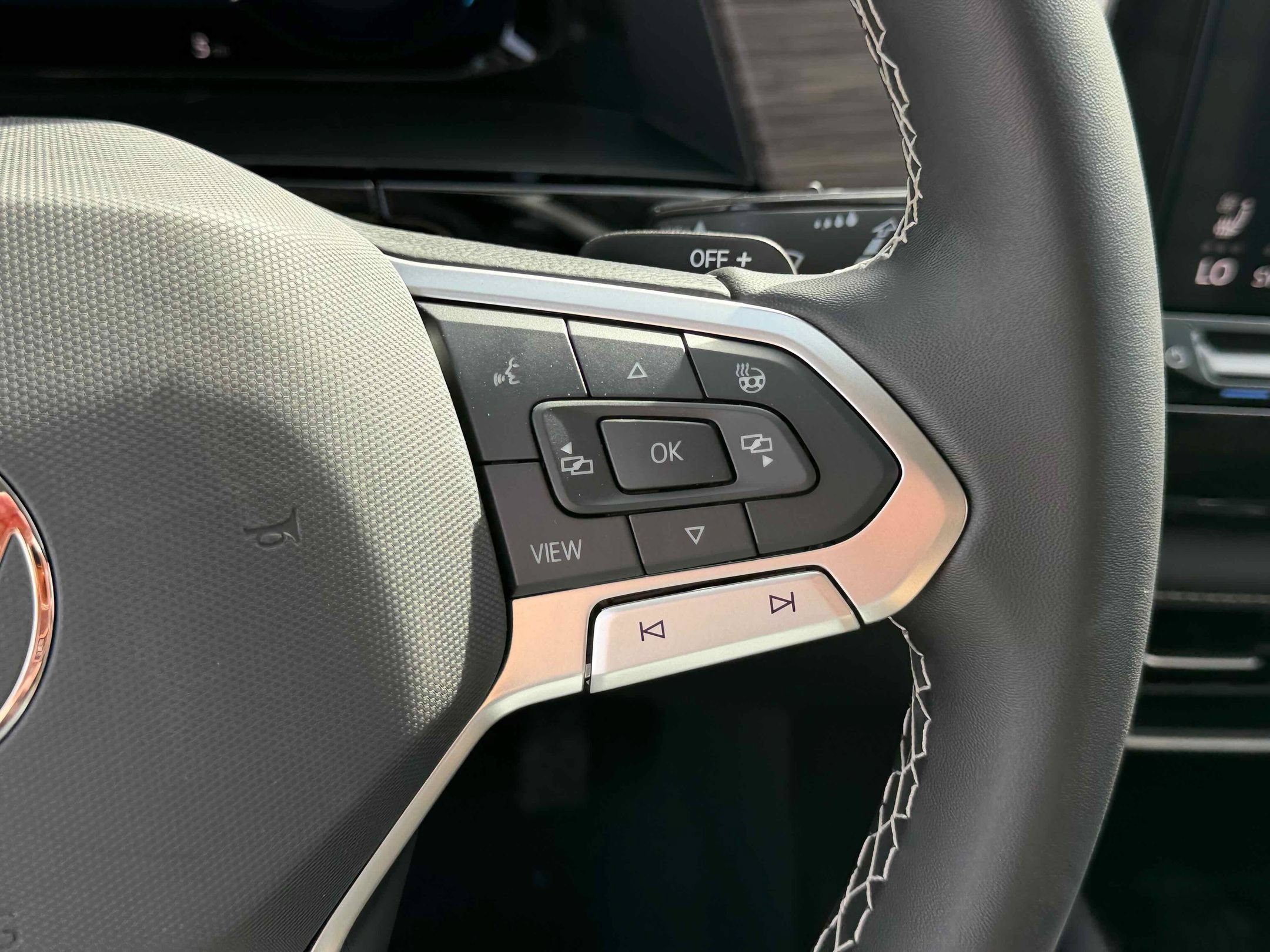 New 2026 Silver Mist Volkswagen 2.0T SEL image 19