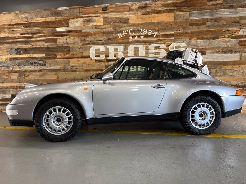 Used 1995  Porsche Carrera 4 image 17