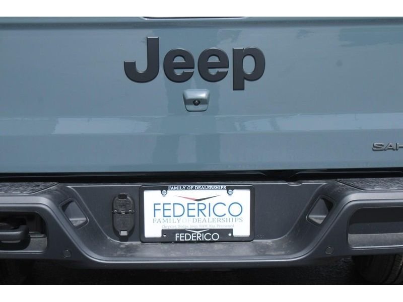 New 2026 Anvil Clear-Coat Exterior Paint Jeep Sahara 4x4 image 6