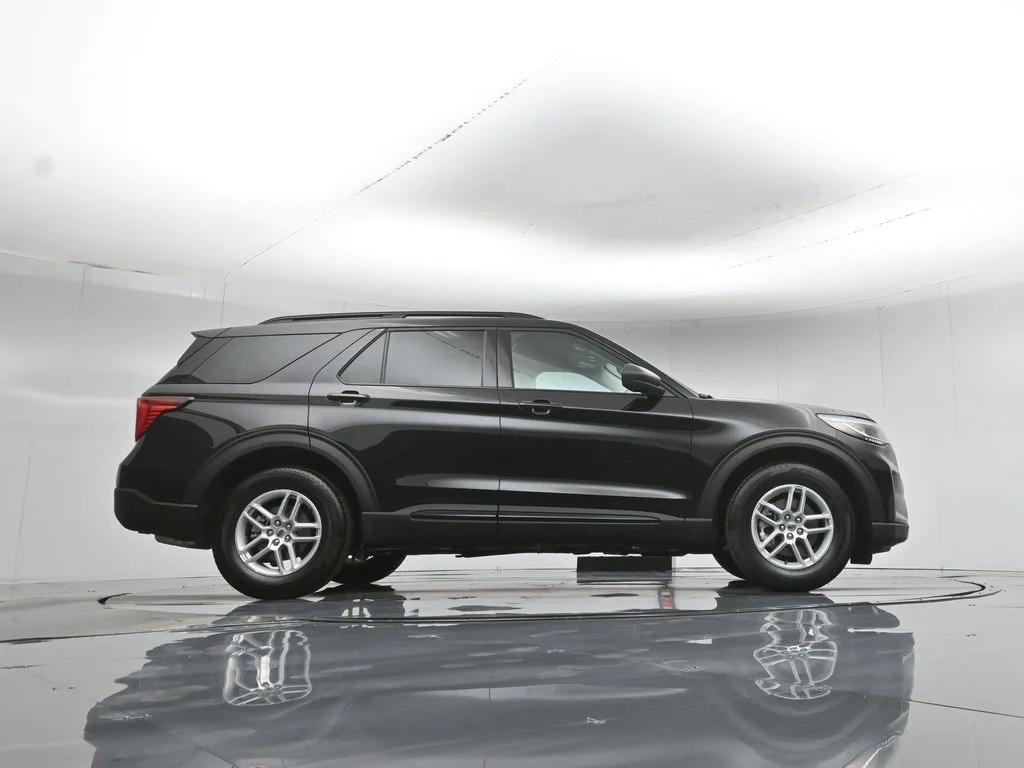 New 2026 Agate Black Metallic Ford Active image 47