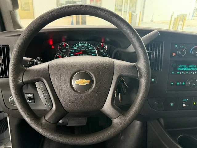 2025 Chevrolet Express Cargo Work Van - Photo 10