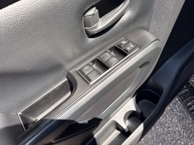 Used 2019 Gray Nissan S image 11