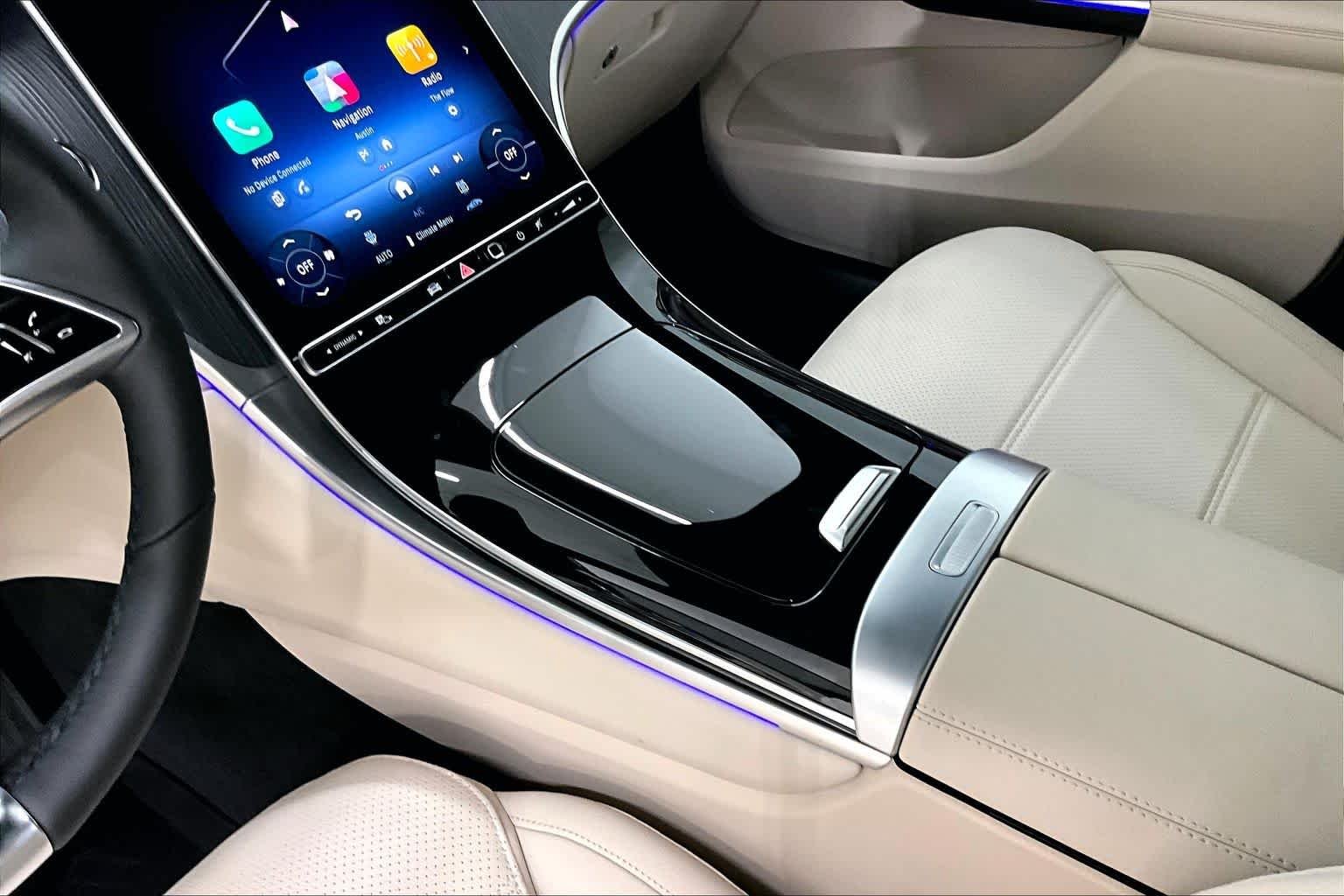 New 2026 Polar White Mercedes-Benz GLC 300 image 7