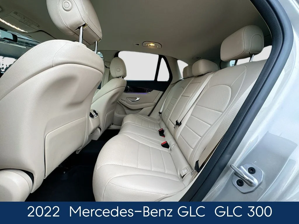 Used 2022  Mercedes-Benz GLC 300 image 34