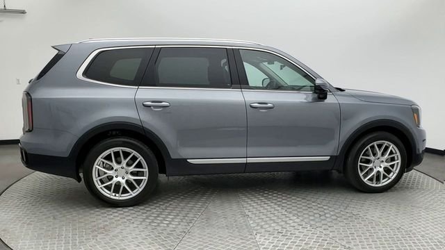 Used 2025 Silver Kia SX image 9