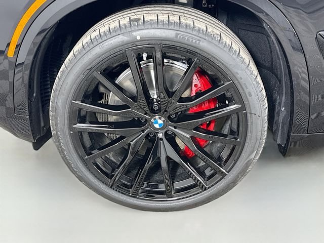 New 2026 Black Sapphire Metallic BMW xDrive40i image 32