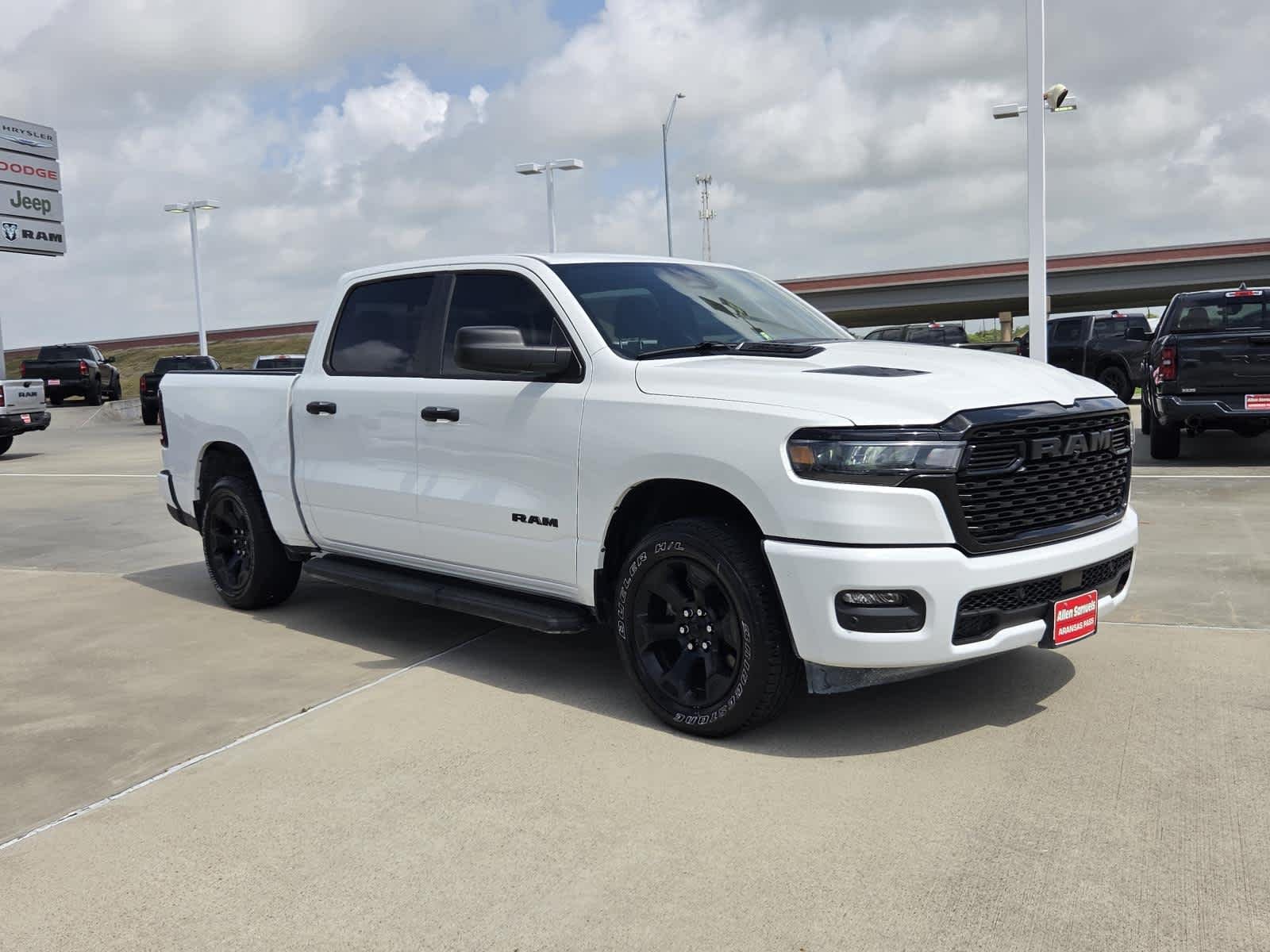 2026 RAM 1500 Express - Photo 7