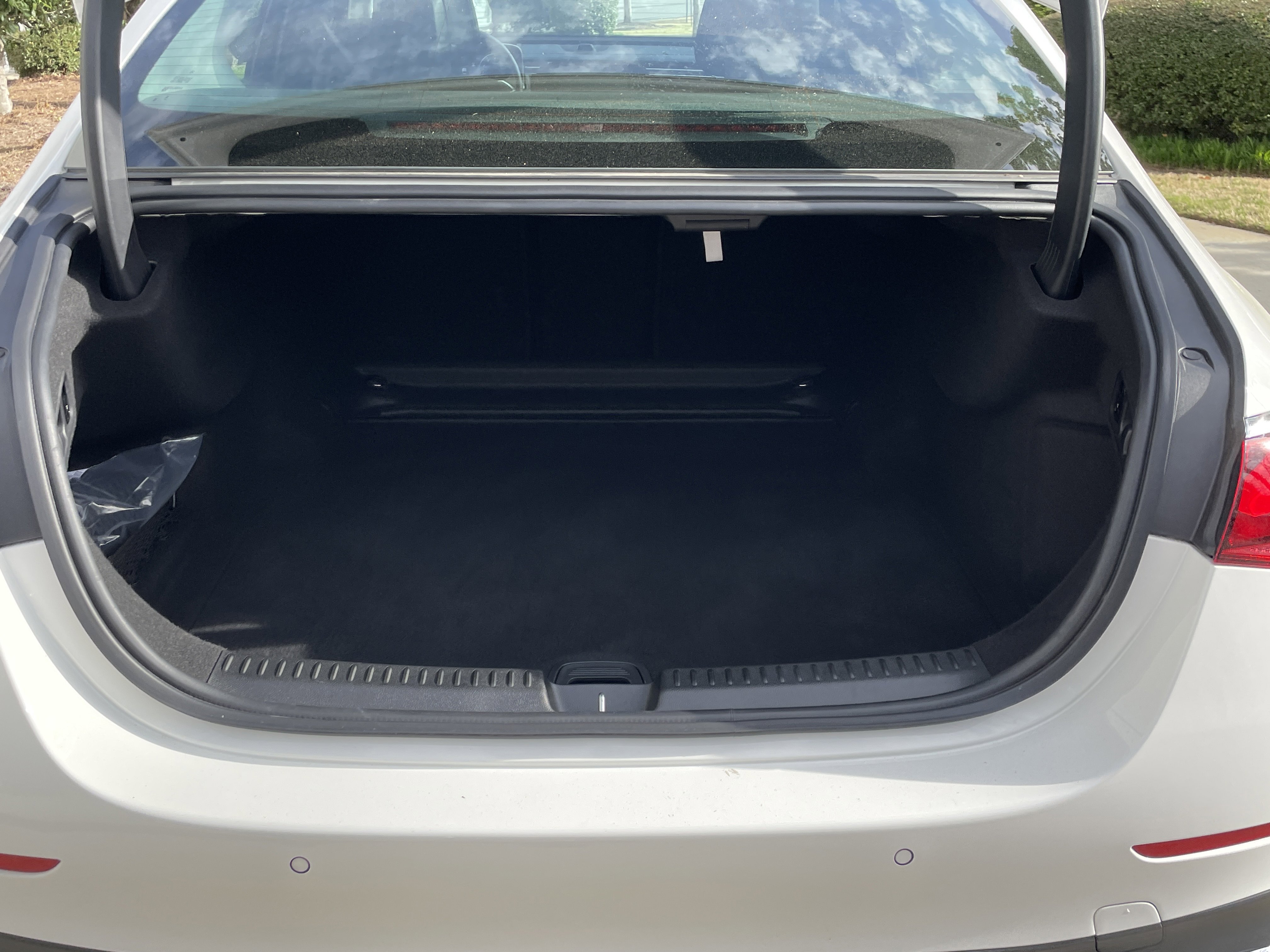Certified Used 2025 Polar White Mercedes-Benz E 350 RWD Sedan image 9