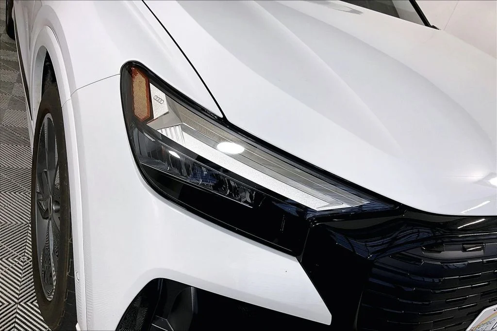 Used 2024 White Audi Premium Plus image 27