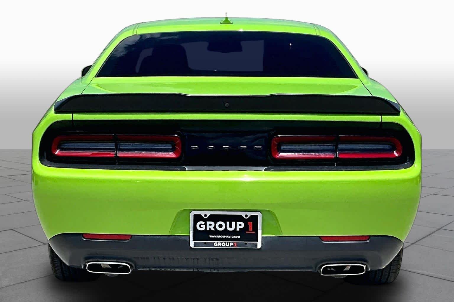 Used 2023 Sublime Metallic Clearcoat Dodge SXT image 5