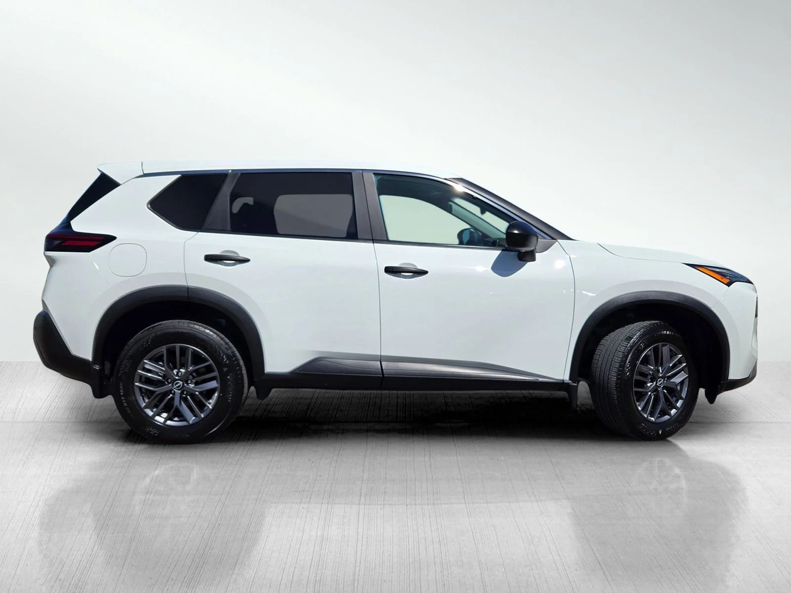 Used 2023 Glacier White Nissan S image 3