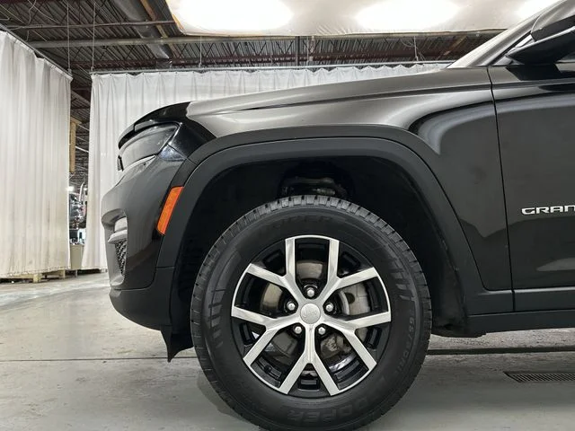 Used 2024 Black Jeep Limited image 22