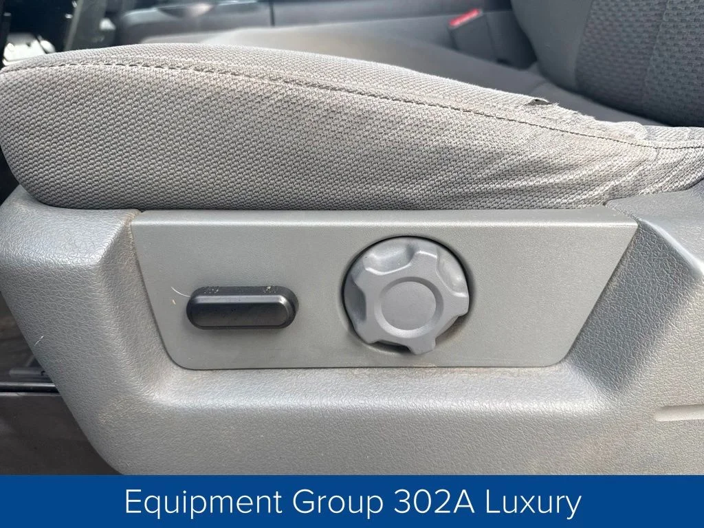 Used 2014 Blue Jeans Metallic Ford XLT image 11