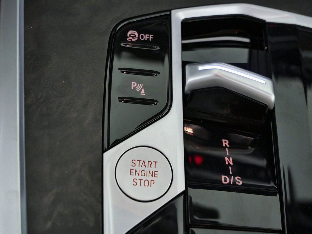 New 2026 Skyscraper Grey Metallic BMW xDrive40i image 43