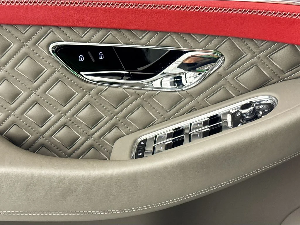 Used 2022  Bentley Speed image 18