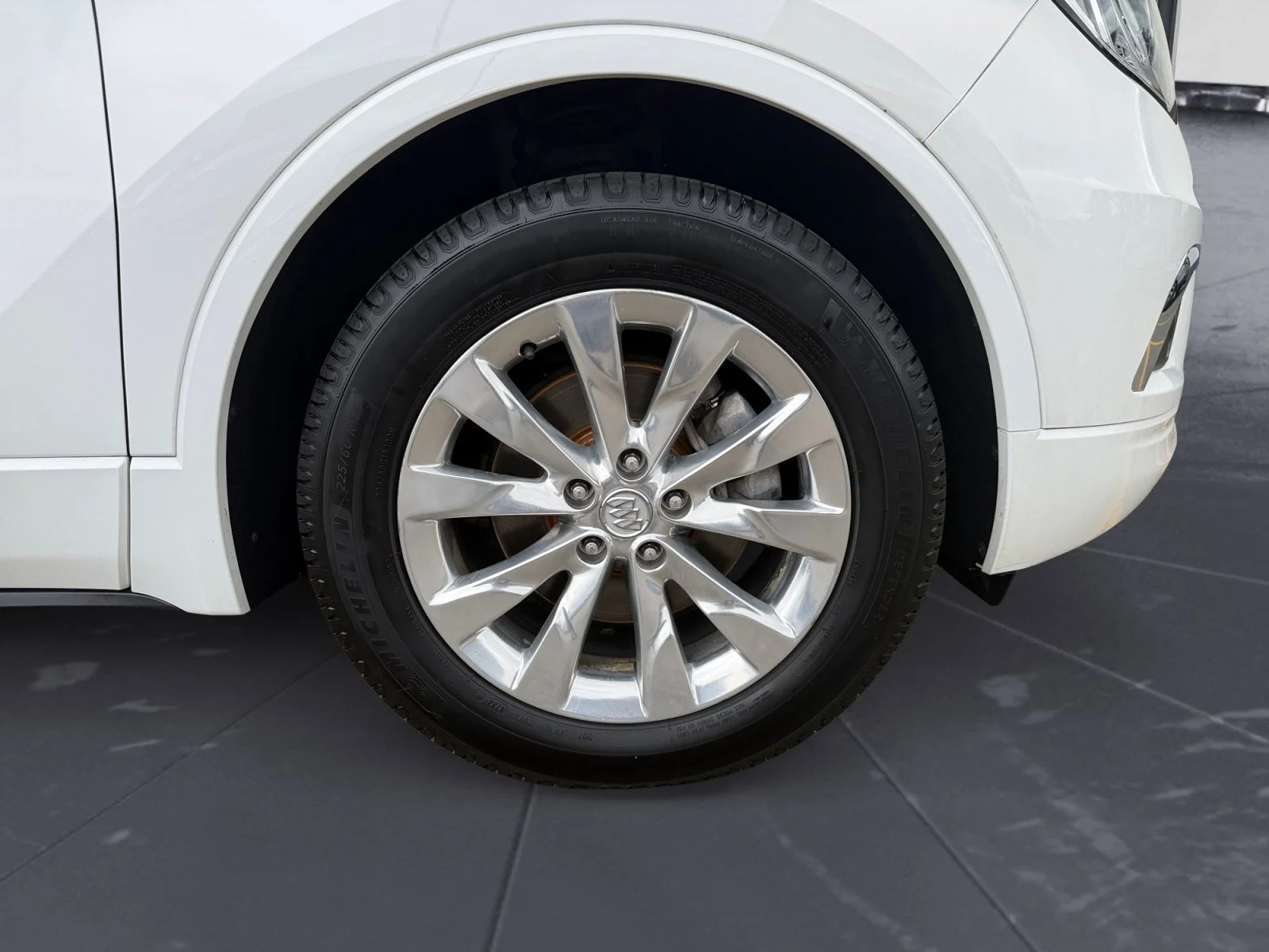 Used 2017 Summit White Buick Essence image 42