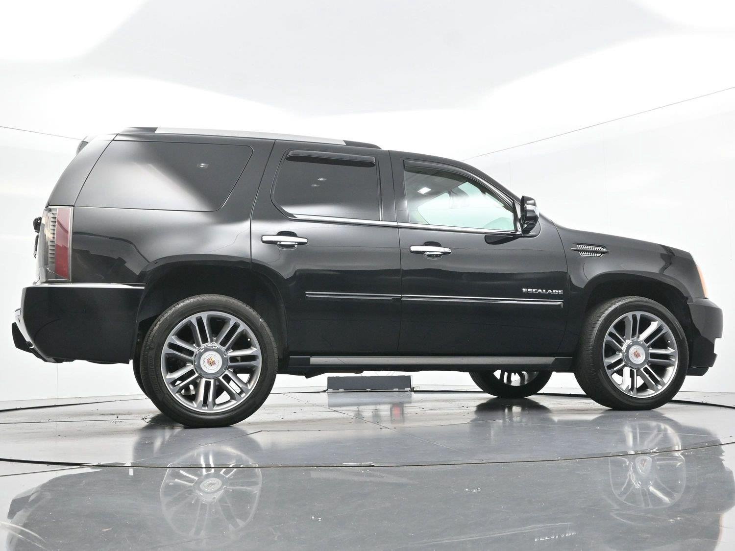 Used 2013 Black Raven Cadillac Premium image 58