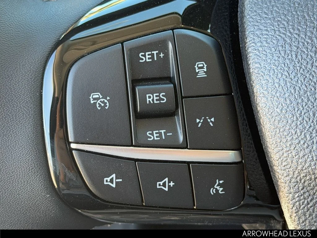 Used 2023 White Ford Platinum image 23