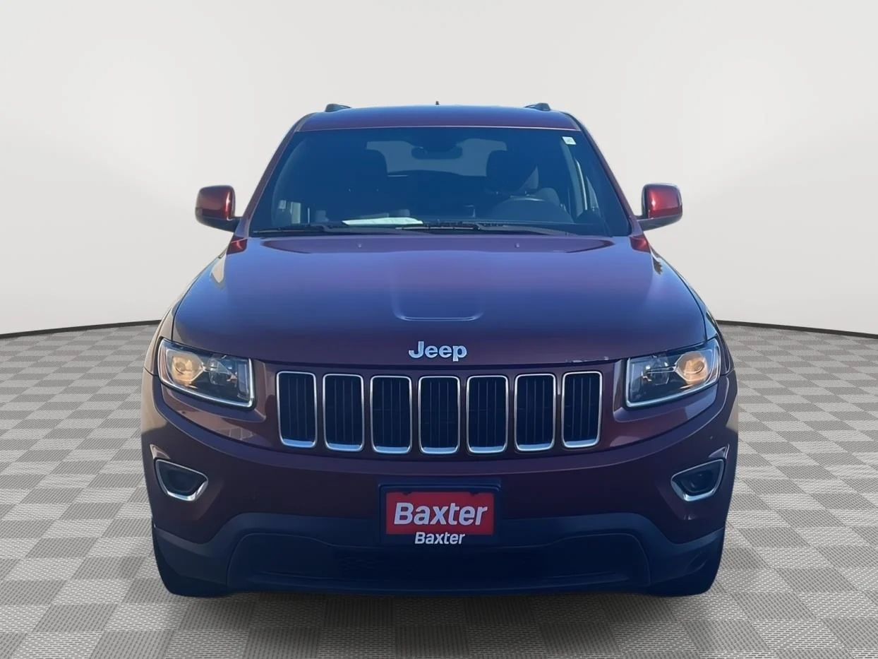 Used 2016 Velvet Red Pearlcoat Jeep Laredo image 14
