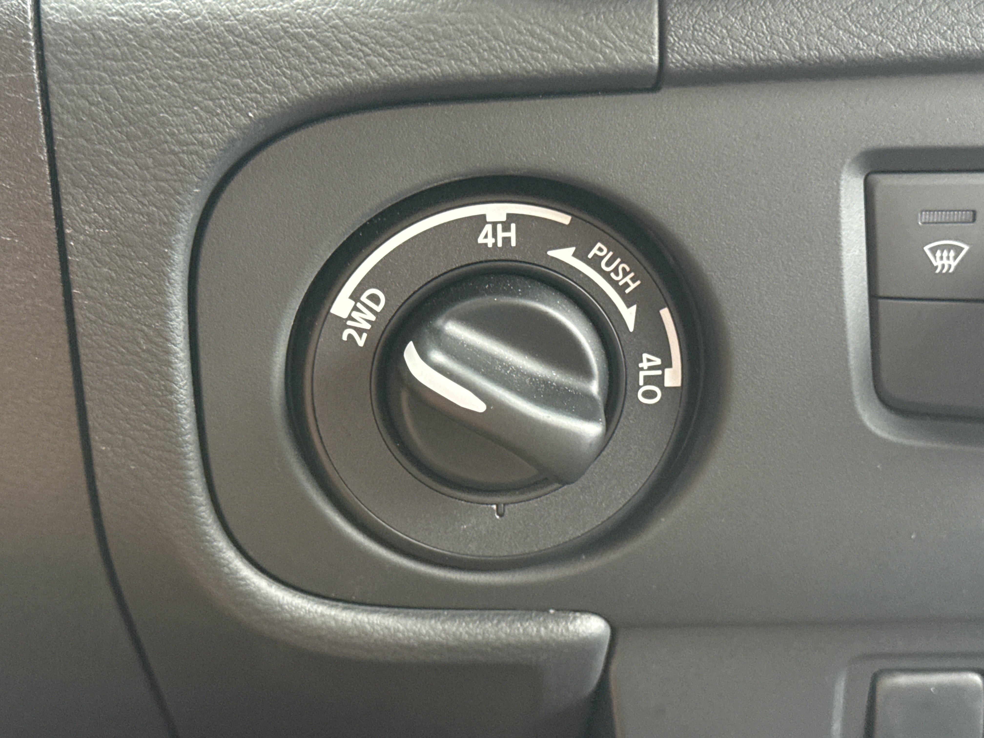 Used 2025  Nissan PRO-4X image 19