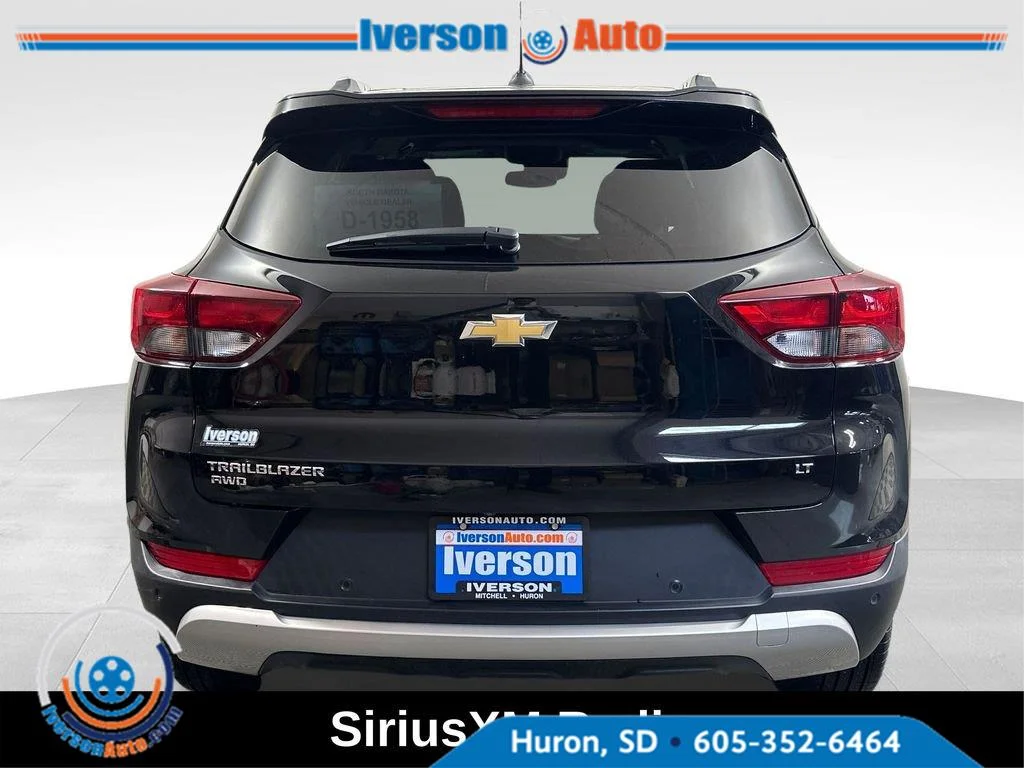 Used 2022 Mosaic Black Metallic Chevrolet LT image 10