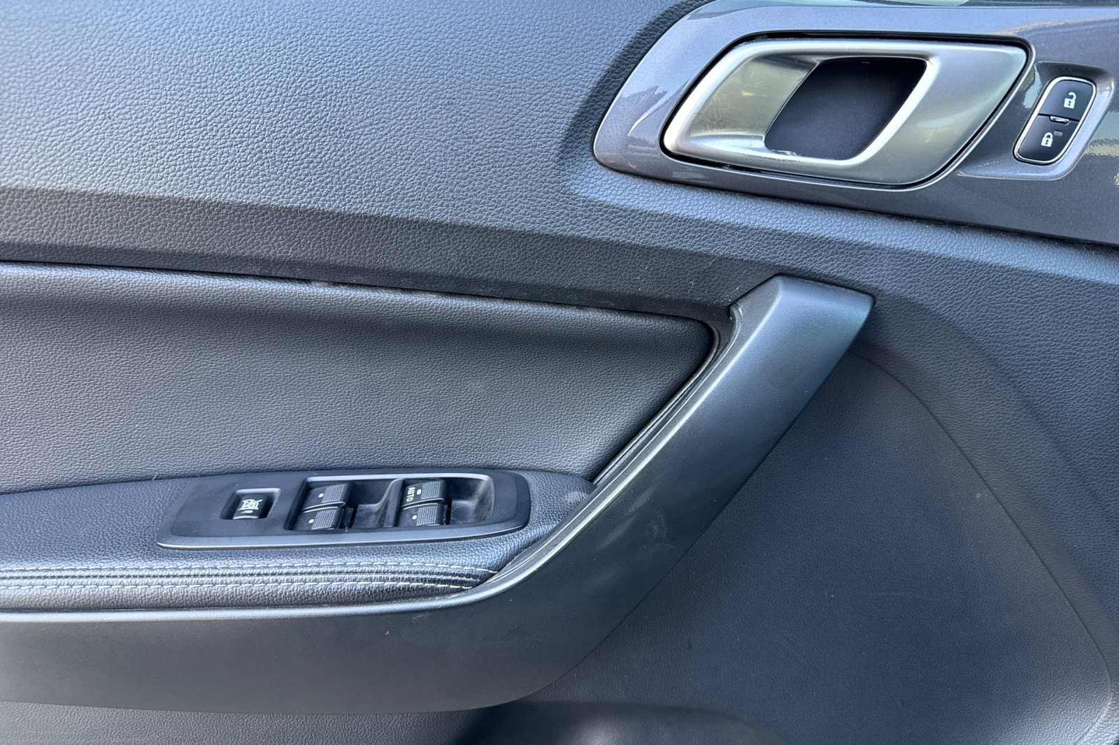 Used 2020 Shadow Black Ford LARIAT image 11