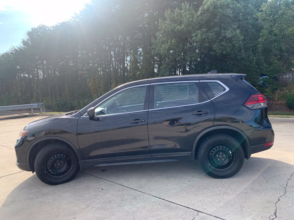 Used 2018 Black Nissan S image 19