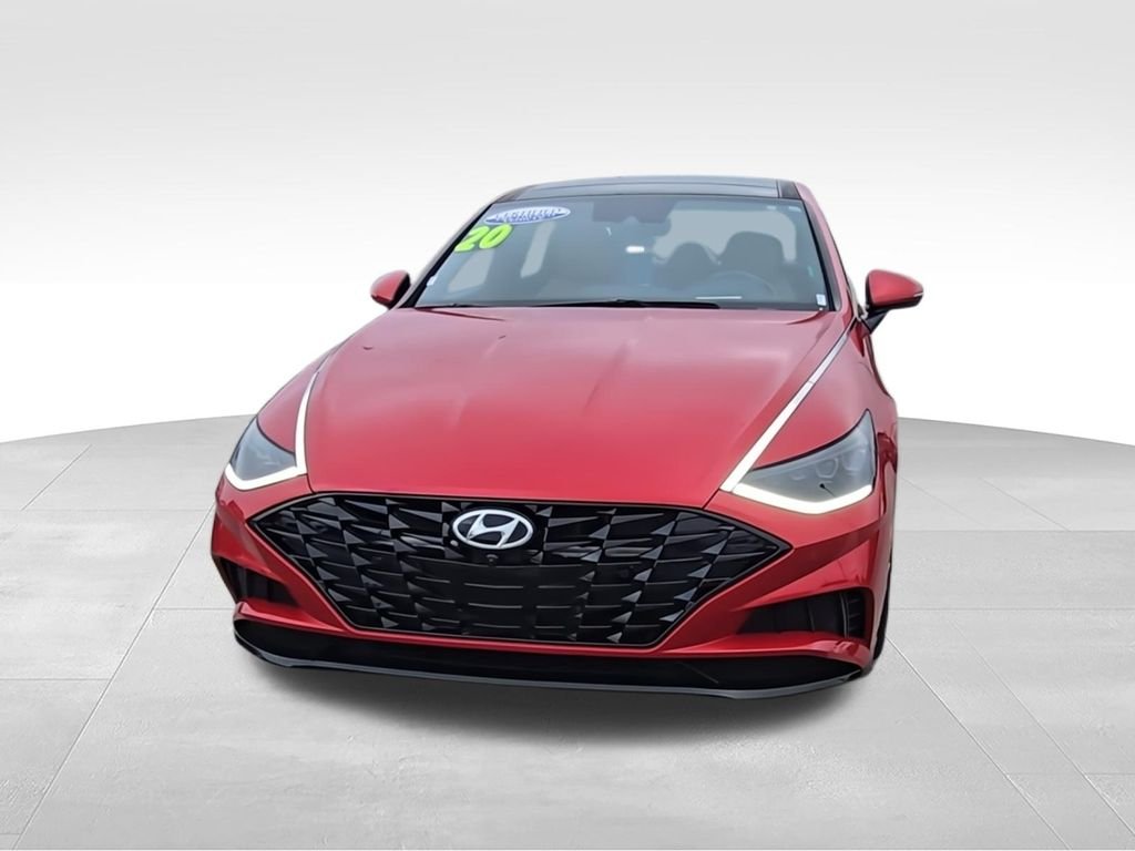 Used 2020 Red Hyundai Limited image 3